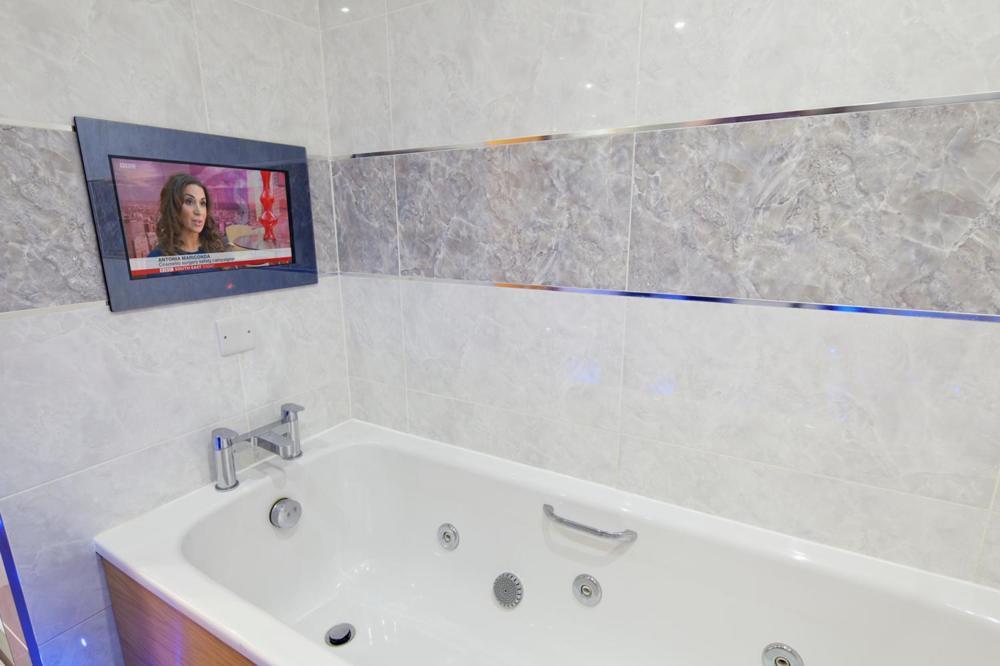 Queens Mansions: Elizabeth Suite Blackpool Esterno foto