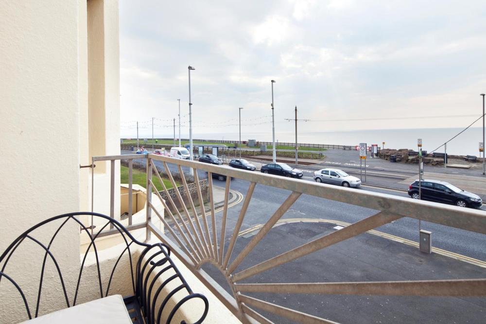 Queens Mansions: Elizabeth Suite Blackpool Esterno foto