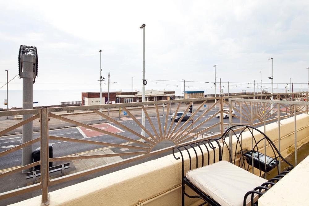 Queens Mansions: Elizabeth Suite Blackpool Esterno foto